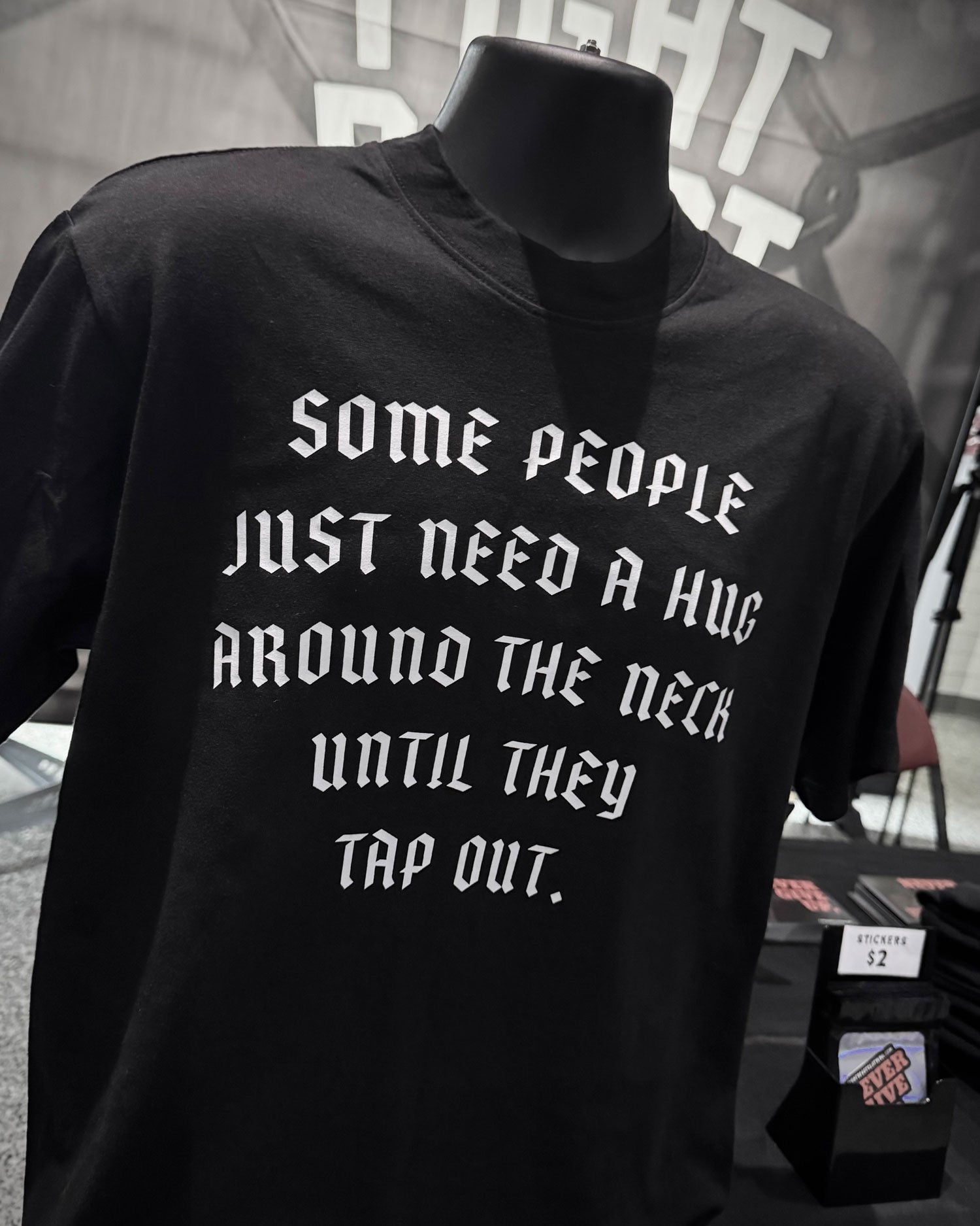 HUG AROUND THE NECK TEE (CJI BOOTH 2025) - CLASSIC FIT